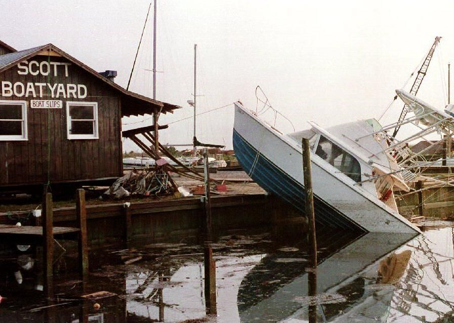 1993: Hurricane Emily evacuations save lives